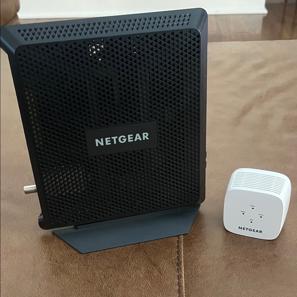 NETGEAR Black Modem-Router Combo with White Extender